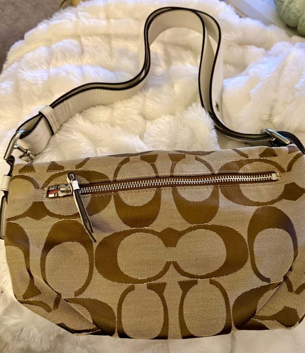 Coach Signature Canvas Shoulder Bag Brown Monogram F15068